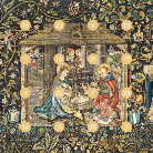 Mittelalterliche Darstellung der Geburt Christi: Maria kniet neben der Krippe über dem neugeborenen Jesuskind, rechts ein knieender Josef, hölzerne Futterkrippe in einfachem Stall, dekorativer floraler Hintergrund